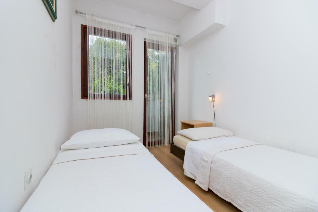 Apartment Beautiful Garden By Rent Istria Porec Esterno foto